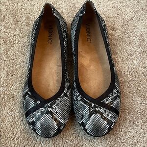Vionic Caroll Snakeskin Flats